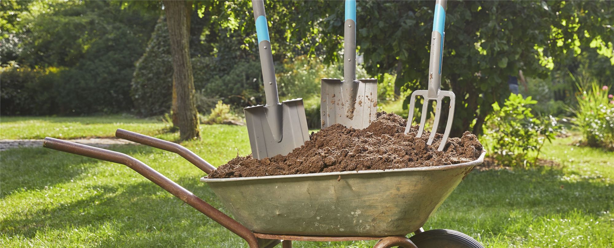 5 outils indispensables pour entretenir son jardin 5 outils indispensables pour entretenir son jardin